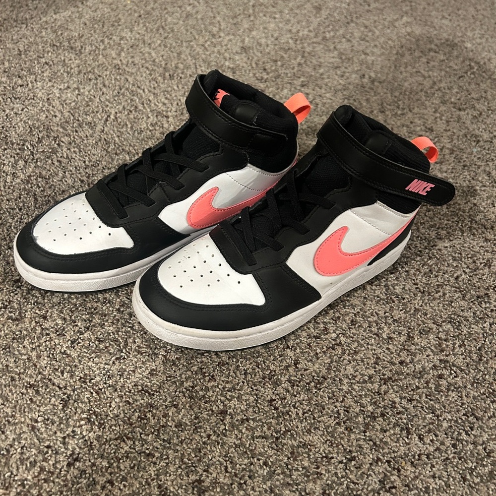 Nike Court Borough Mid 2 - Black/Pink/White - size 3Y - Perfect Condition - Picture 2 of 4